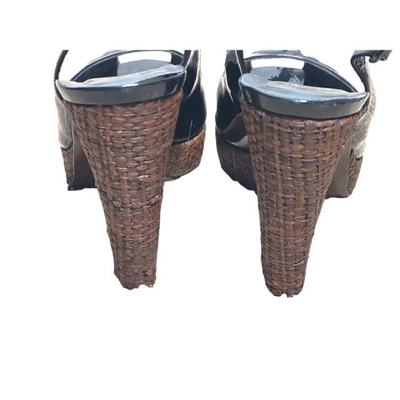 Stuart Weitzman Size 9 Black Patent Leather and Straw Platform Slingback Heels - Picture 5 of 6